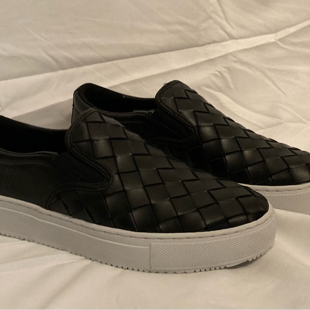 Marc Fisher Black and White Woven Flats